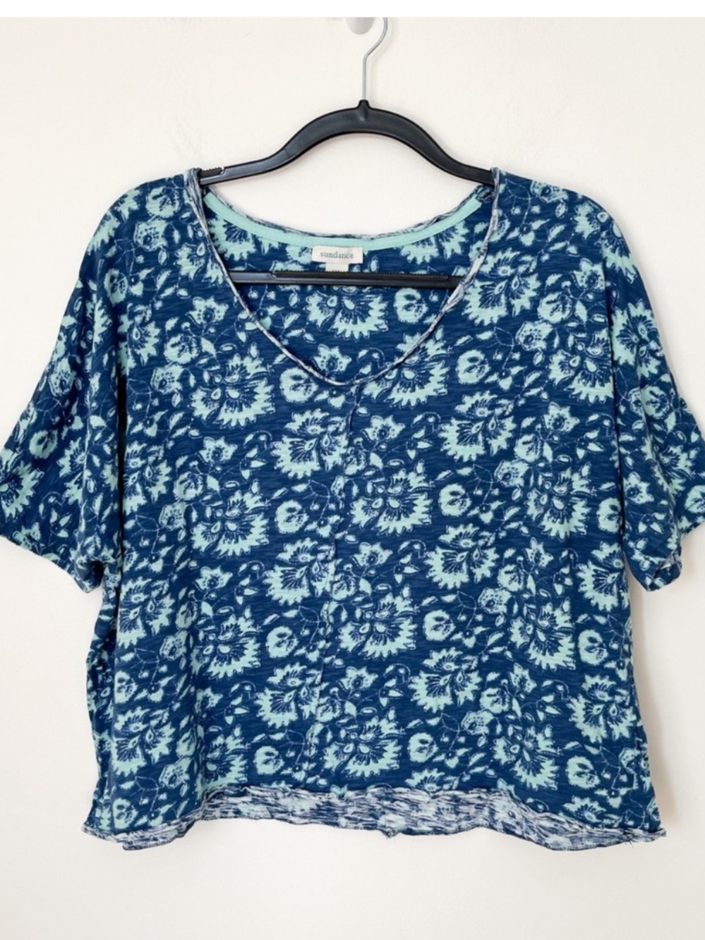 Sundance Blue Floral Short Sleeve boxy crop exposed seams Tee